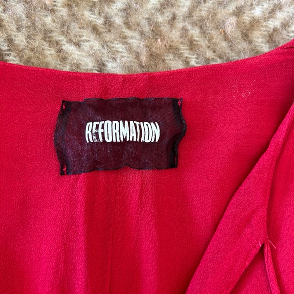 Red reformation dress - Picture 3 of 7